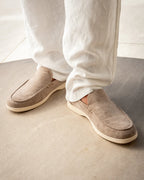 Elegantes mocasines de ante