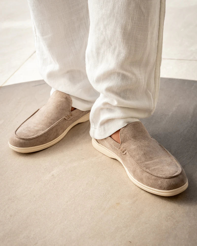 Elegantes mocasines de ante