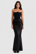 Rosa - Vestido largo negro con corsé