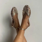 Sandalias planas con tiras finas metalizadas