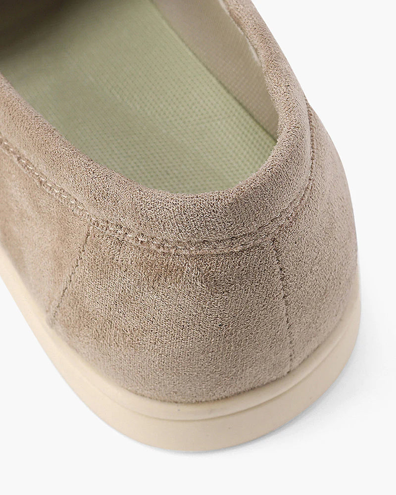 Elegantes mocasines de ante