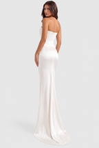Rosa - Vestido largo negro con corsé