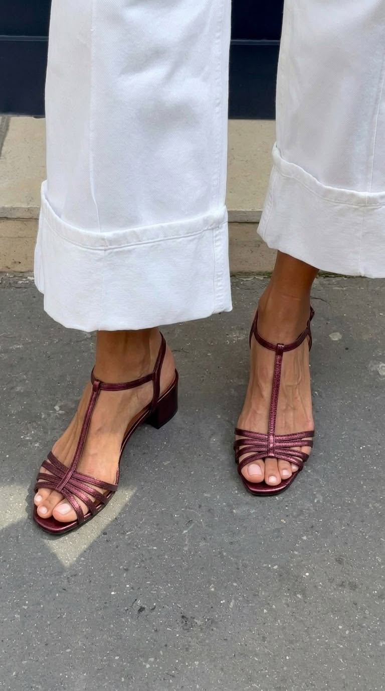 Sandalias de tiras con tacón