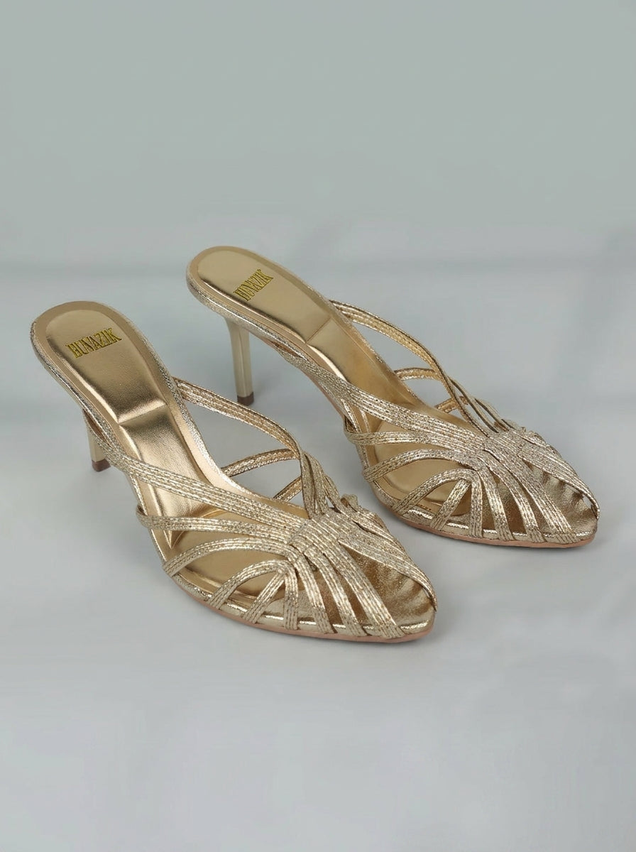 Sandalias de tacón trenzadas doradas