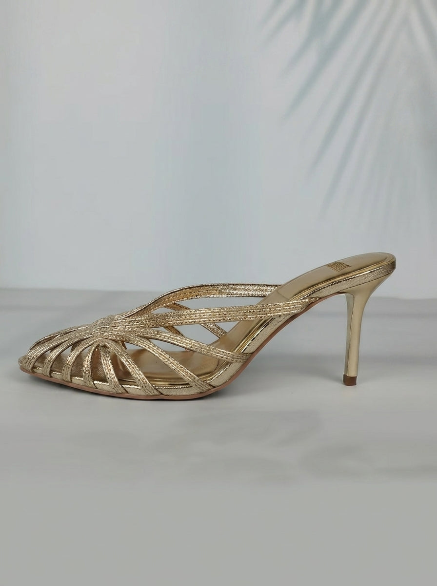 Sandalias de tacón trenzadas doradas