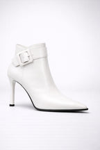 Botines de tacón con hebilla oversize