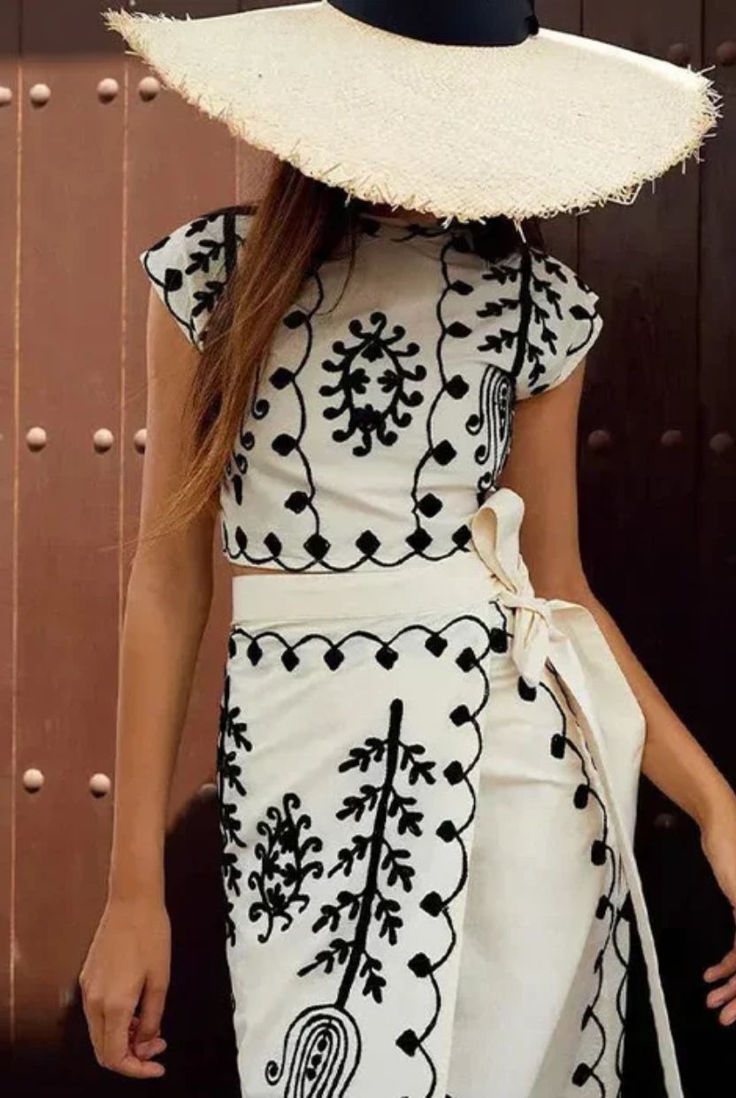 Camilla - Conjunto Estampado de Top y Falda