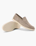 Elegantes mocasines de ante