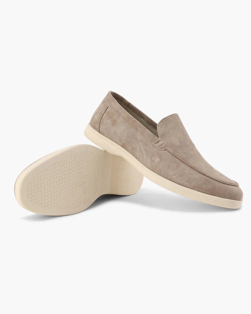 Elegantes mocasines de ante