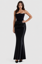 Rosa - Vestido largo negro con corsé