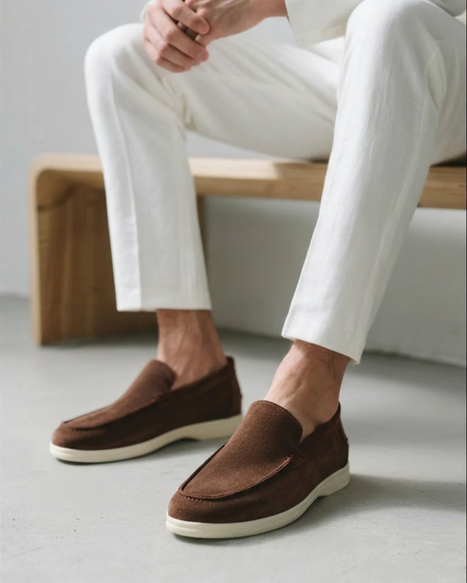 Elegantes mocasines de ante