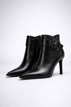 Botines de tacón con hebilla oversize