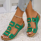 Sandalias planas de colores con detalle dorado
