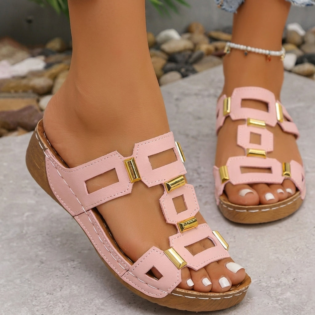 Sandalias planas de colores con detalle dorado