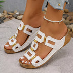 Sandalias planas de colores con detalle dorado