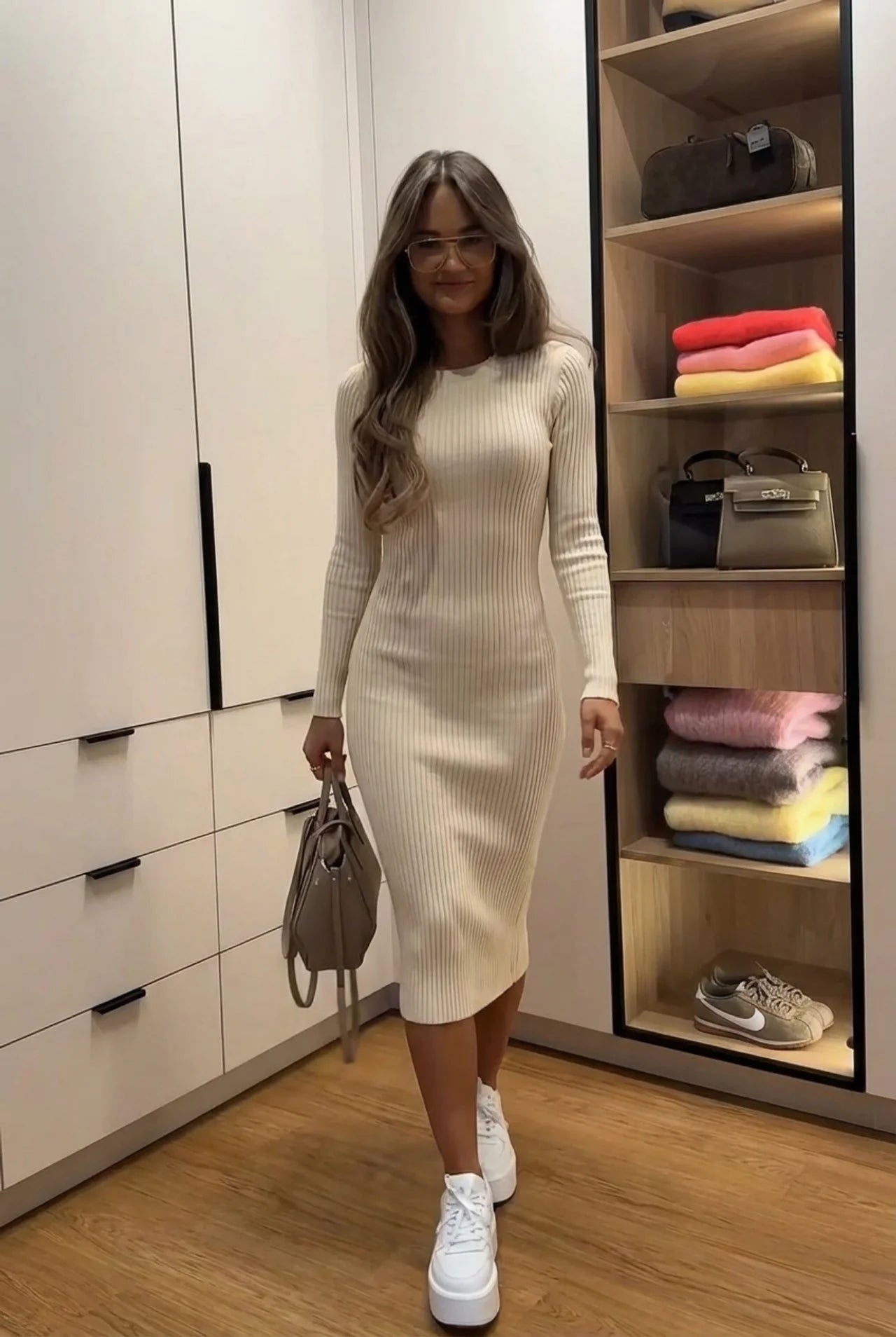 Desy – Vestido Midi Ajustado